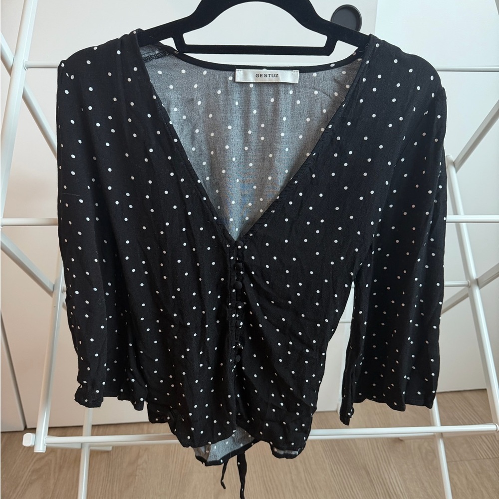 GESTUZ Black Polka Dot Women's Blouse